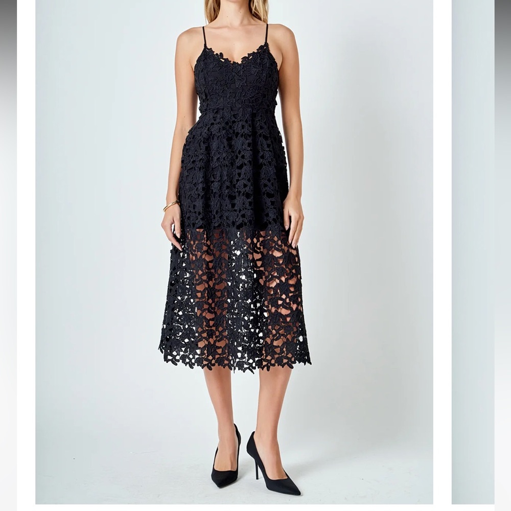 Elegant Navy Lace Midi Dress